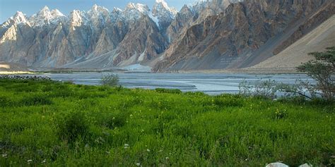  Hidden Kingdoms: A Journey Through Pakistan's Wild Places, Une Ode à la Nature Sauvage et à l'Art de la Conservation